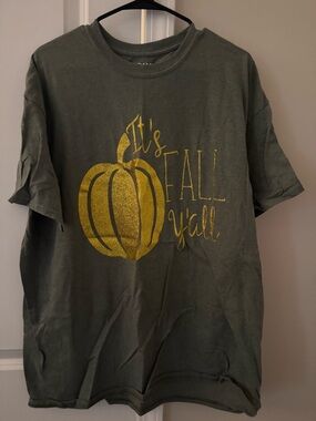 It’s fall y’all Gildan Tee